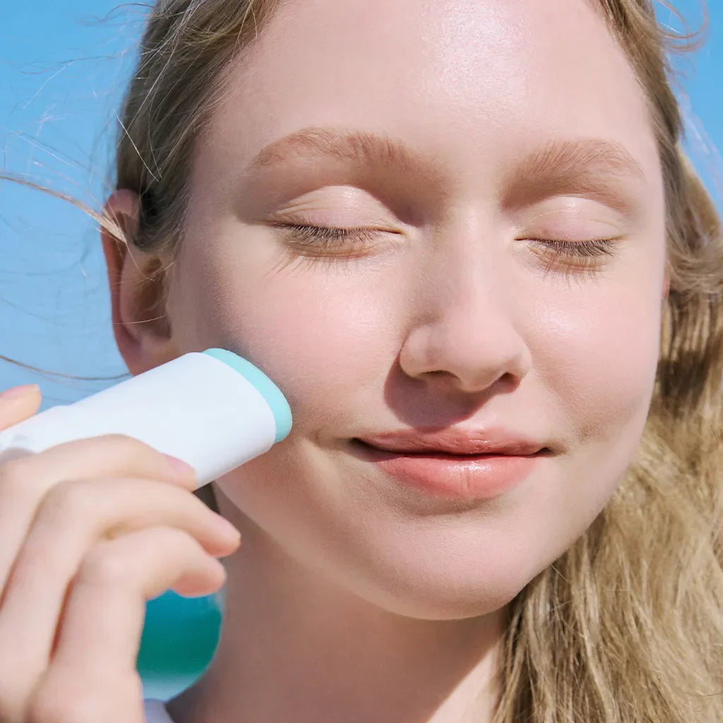 SKIN1004 - Magascar Centella Hyalu-Cica Silky-Kit Sun Stick SPF50+ Pa++++